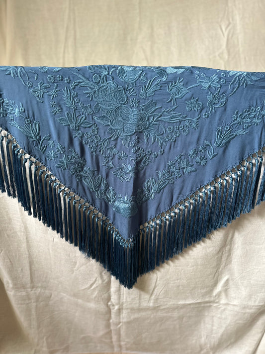 Mantón azul ducado